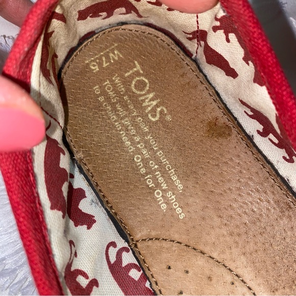 Women’s Red Tom’s Canvas Shoes - Picture 5 of 6